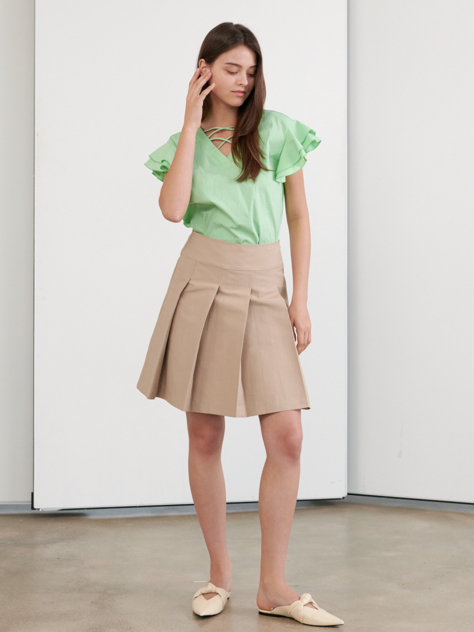 Pleated A-line Skirt_Beige